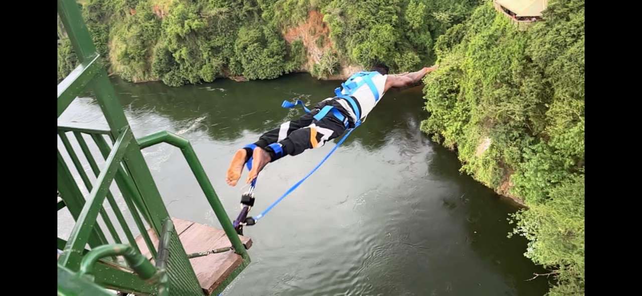 Bungee jumping